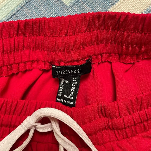 NWOT Forever21 Red Sporty Shorts with White Lining - Picture 4 of 6